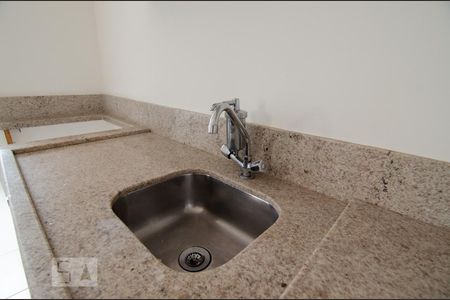 Cozinha de apartamento à venda com 1 quarto, 40m² em Cambuí, Campinas