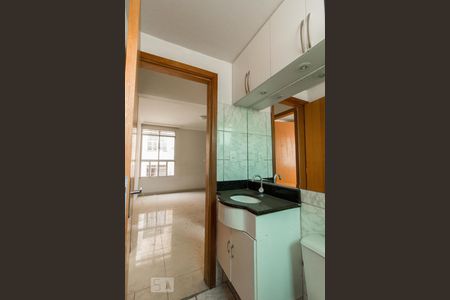 Banheiro Social de apartamento à venda com 2 quartos, 50m² em São João Batista (venda Nova), Belo Horizonte