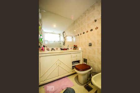 Apartamento à venda com 170m², 3 quartos e 1 vaga Apartamento à venda com 170m², 3 quartos e 1 vagaBanheiro