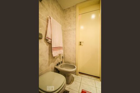 Apartamento à venda com 170m², 3 quartos e 1 vaga Apartamento à venda com 170m², 3 quartos e 1 vagaSuite