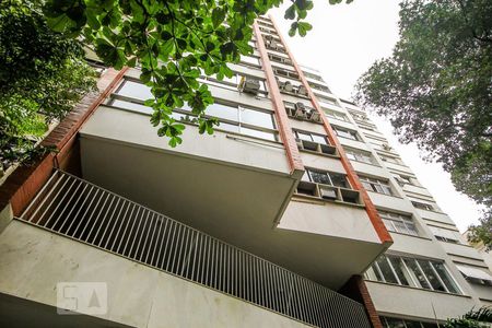 Apartamento à venda com 170m², 3 quartos e 1 vaga Apartamento à venda com 170m², 3 quartos e 1 vagaFachada
