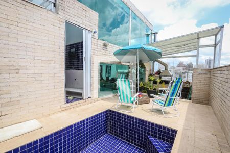 Apartamento à venda com 147m², 2 quartos e 3 vagasPiscina