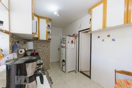 Apartamento para alugar com 102m², 3 quartos e 2 vagasCozinha