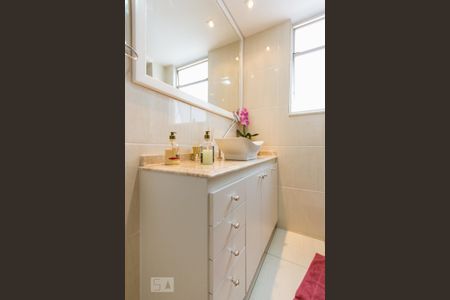 Banheiro Social de apartamento para alugar com 3 quartos, 102m² em Anil, Rio de Janeiro
