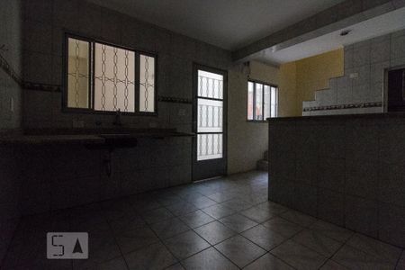 Casa para alugar com 110m², 2 quartos e 2 vagasCozinha 