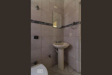 Banheiro Social  de casa para alugar com 2 quartos, 110m² em Jardim Vila Formosa, São Paulo