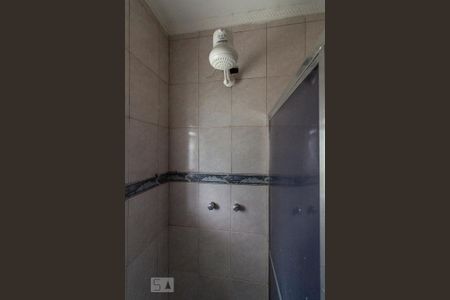 Casa para alugar com 110m², 2 quartos e 2 vagasChuveiro do Banheiro Social 