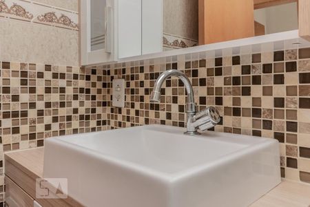 Banheiro de apartamento à venda com 2 quartos, 65m² em Centro, Barueri