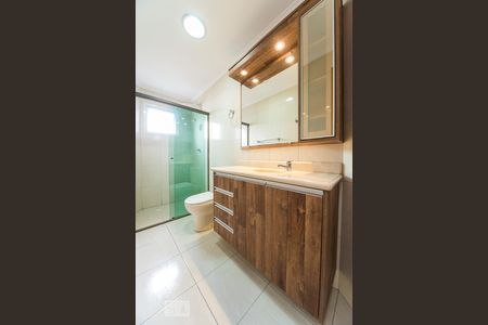 Banheiro de apartamento para alugar com 2 quartos, 74m² em Nova Gerty, São Caetano do Sul