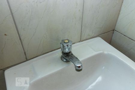 Banheiro de casa de condomínio para alugar com 1 quarto, 54m² em Méier, Rio de Janeiro