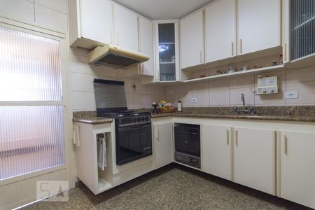 Cozinha de apartamento para alugar com 3 quartos, 128m² em Água Branca, São Paulo