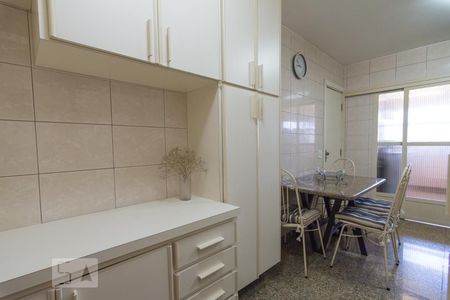 Cozinha de apartamento à venda com 3 quartos, 128m² em Água Branca, São Paulo