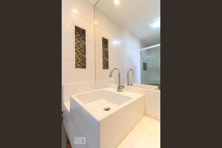 Apartamento à venda com 60m², 1 quarto e 2 vagasBanheiro