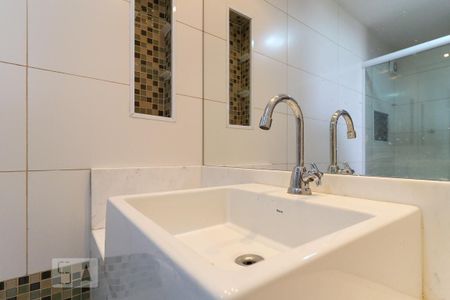 Apartamento à venda com 60m², 1 quarto e 2 vagasBanheiro