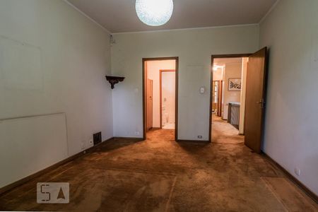 Casa à venda com 267m², 4 quartos e 2 vagasSuíte 1