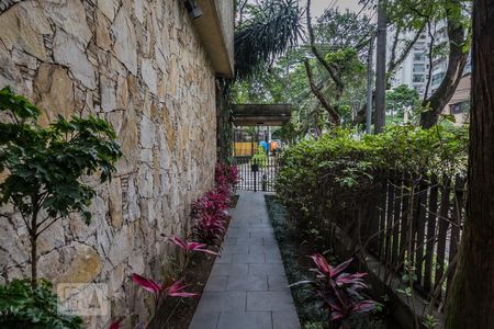 Casa à venda com 267m², 4 quartos e 2 vagasCorredor 