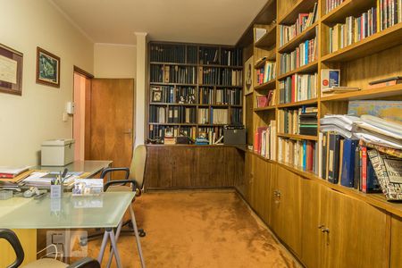 Casa à venda com 267m², 4 quartos e 2 vagasEscritório