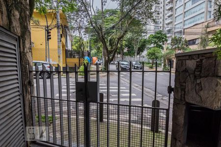 Casa à venda com 267m², 4 quartos e 2 vagasEntrada