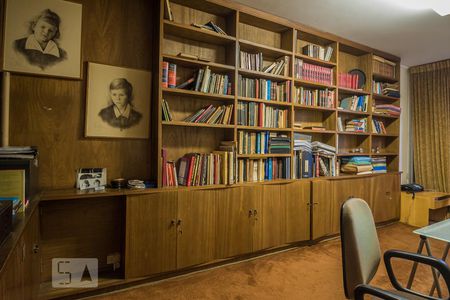 Casa à venda com 267m², 4 quartos e 2 vagasEscritório