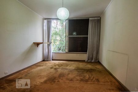 Casa à venda com 267m², 4 quartos e 2 vagasSuíte 1