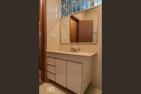 Casa à venda com 267m², 4 quartos e 2 vagasBanheiro Suíte 1