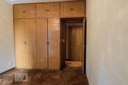 Casa à venda com 267m², 4 quartos e 2 vagasSuíte 3