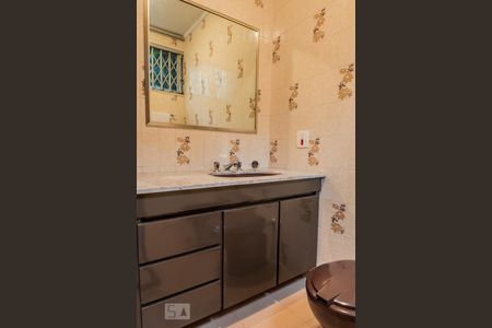 Casa à venda com 267m², 4 quartos e 2 vagasBanheiro Suíte 3