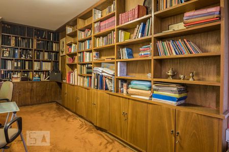 Casa à venda com 267m², 4 quartos e 2 vagasEscritório