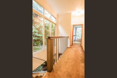 Casa à venda com 267m², 4 quartos e 2 vagasCorredor Quartos