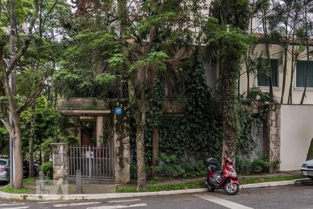 Casa à venda com 267m², 4 quartos e 2 vagasFachada