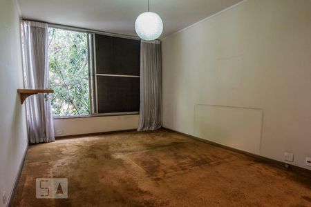 Casa à venda com 267m², 4 quartos e 2 vagasSuíte 1