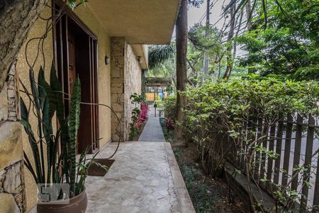 Casa à venda com 267m², 4 quartos e 2 vagasCorredor