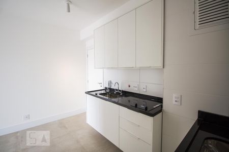 Cozinha de apartamento para alugar com 1 quarto, 44m² em Pinheiros, São Paulo