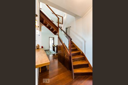 Apartamento à venda com 101m², 2 quartos e 1 vagaEscada