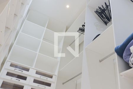 Apartamento para alugar com 240m², 3 quartos e 3 vagasCloset