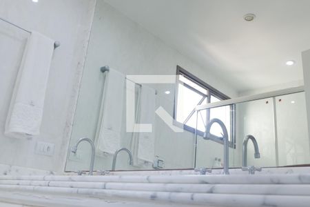 Apartamento para alugar com 240m², 3 quartos e 3 vagasBanheiro da Suíte 1