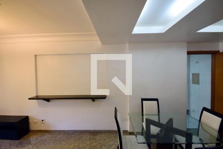 Sala de apartamento para alugar com 1 quarto, 57m² em Barra da Tijuca, Rio de Janeiro