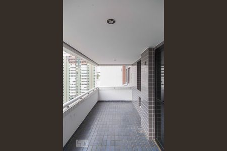 Apartamento para alugar com 108m², 3 quartos e 2 vagasVaranda