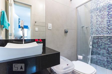 Casa à venda com 120m², 3 quartos e 2 vagas Casa à venda com 120m², 3 quartos e 2 vagasBanheiro Suite