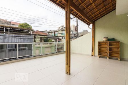 Casa à venda com 120m², 3 quartos e 2 vagas Casa à venda com 120m², 3 quartos e 2 vagasVaranda