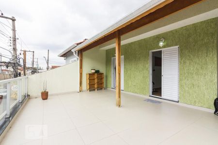 Casa à venda com 120m², 3 quartos e 2 vagas Casa à venda com 120m², 3 quartos e 2 vagasVaranda