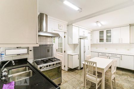 Casa para alugar com 216m², 4 quartos e 2 vagasCozinha