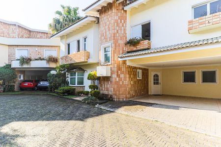 Casa para alugar com 216m², 4 quartos e 2 vagasFachada