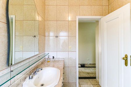 Casa para alugar com 216m², 4 quartos e 2 vagasBanheiro