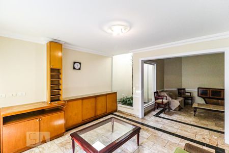 Casa para alugar com 216m², 4 quartos e 2 vagasSala