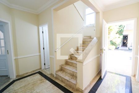 Hall de entrada de casa de condomínio para alugar com 4 quartos, 216m² em Jardim Petrópolis, São Paulo