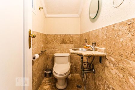 Casa para alugar com 216m², 4 quartos e 2 vagasLavabo