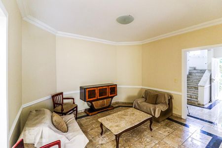 Sala de estar de casa para alugar com 4 quartos, 216m² em Jardim Petrópolis, São Paulo