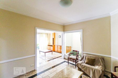 Sala de estar de casa para alugar com 4 quartos, 216m² em Jardim Petrópolis, São Paulo