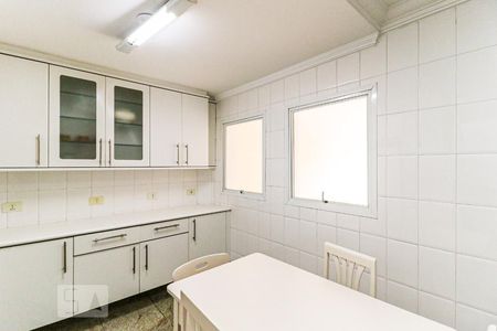 Casa para alugar com 216m², 4 quartos e 2 vagasCozinha